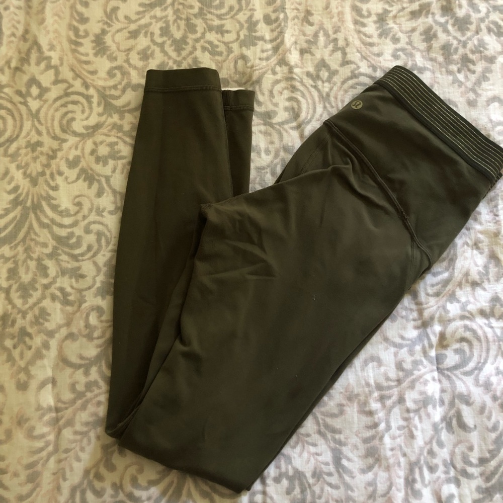Green Lululemon (align material) pant
